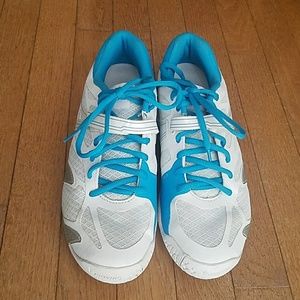 Babolat tennis shoes